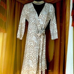 TUCKERNUCK-PERSIFOR Wrap Dress-Size Small